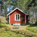 Little House Living: 5 Tips On Downsizing To Fit Your Tiny House