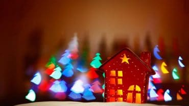 Have Yourself a Merry Little Christmas — Tips for Decorating Your Tiny House for the Holidays