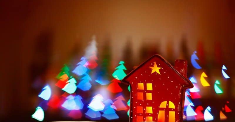 Have Yourself a Merry Little Christmas — Tips for Decorating Your Tiny House for the Holidays
