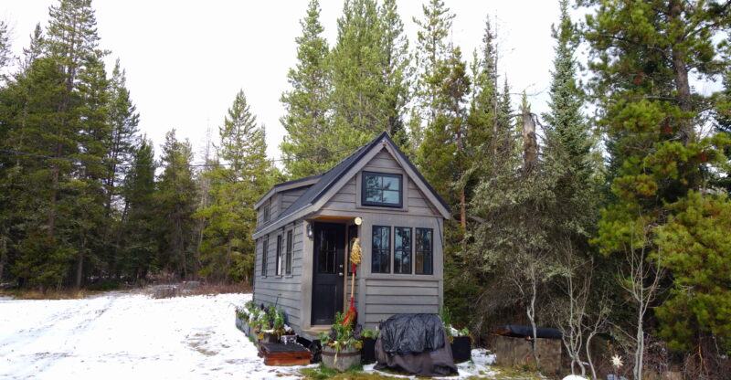 Fun and Easy Outdoor Projects for Your Tiny Home